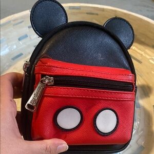DISNEY PARKS MICKEY MOUSE MINI BACKPACK WRISTLET